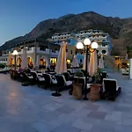 Aparthotel Elena Village & 4*