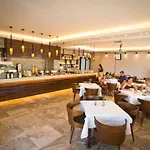 Elena Village & 아파트호텔 4*
