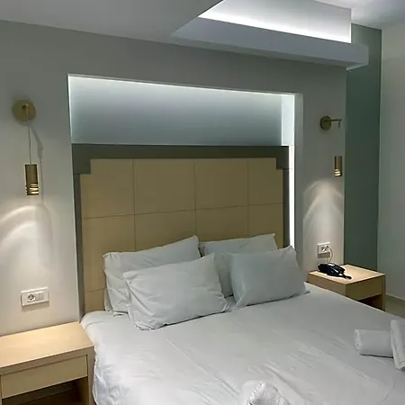 Elena Village & Apartmanhotel 4*