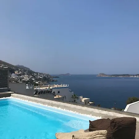 Elena Village & 4*