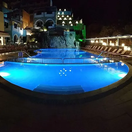 Elena Village Apartmanhotel 4*